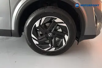 Nissan Qashqai N-Connecta Automatic Petrol SUV - Stock Number (1683537) - 47th supplementary image