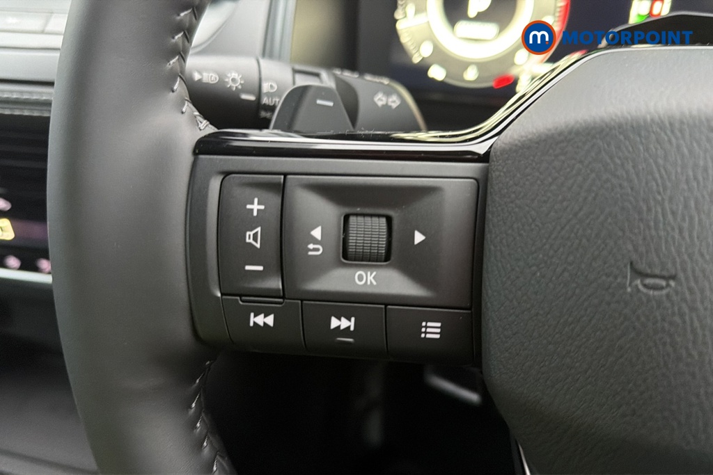 Nissan Qashqai N-Connecta Automatic Petrol SUV - Stock Number (1683538) - 4th supplementary image