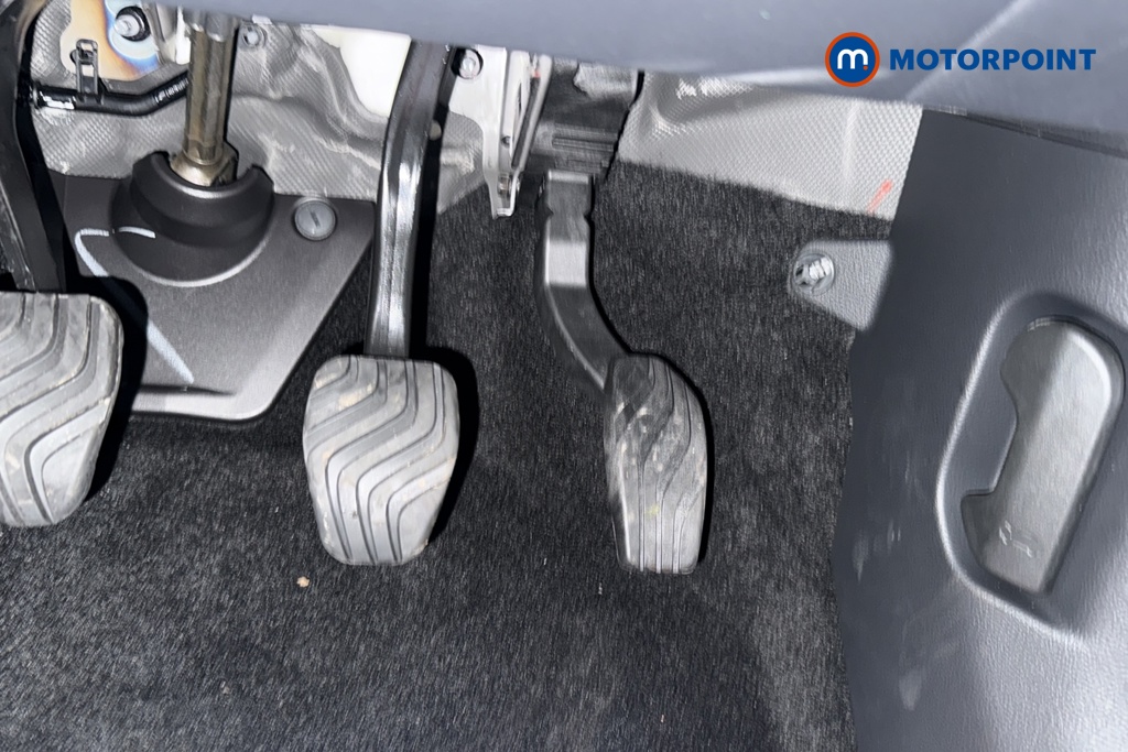 Nissan Qashqai N-Connecta Manual Petrol SUV - Stock Number (1683552) - 24th supplementary image
