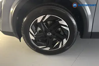 Nissan Qashqai N-Connecta Manual Petrol SUV - Stock Number (1683552) - 44th supplementary image