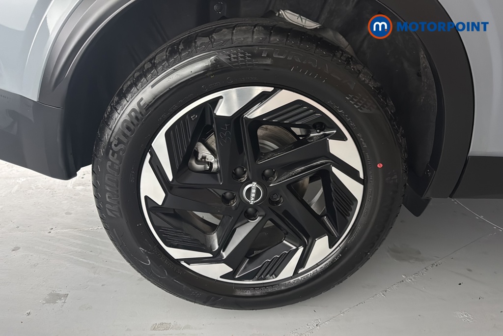 Nissan Qashqai N-Connecta Manual Petrol SUV - Stock Number (1683552) - 46th supplementary image