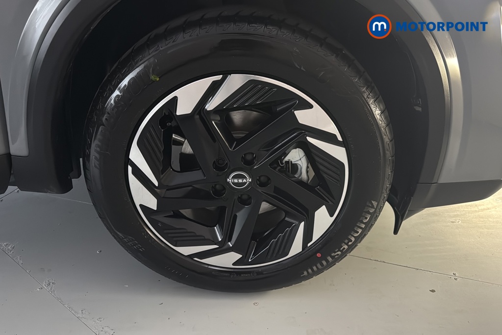 Nissan Qashqai N-Connecta Manual Petrol SUV - Stock Number (1683552) - 47th supplementary image