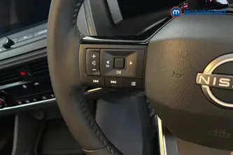 Nissan Qashqai N-Connecta Manual Petrol SUV - Stock Number (1683559) - 4th supplementary image