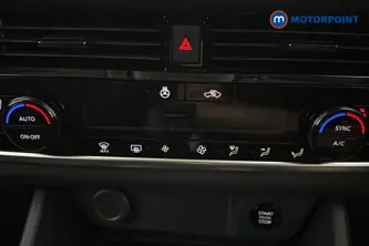Nissan Qashqai N-Connecta Manual Petrol SUV - Stock Number (1683559) - 12th supplementary image