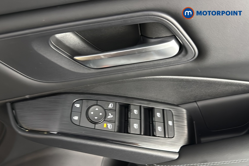 Nissan Qashqai N-Connecta Manual Petrol SUV - Stock Number (1683559) - 19th supplementary image