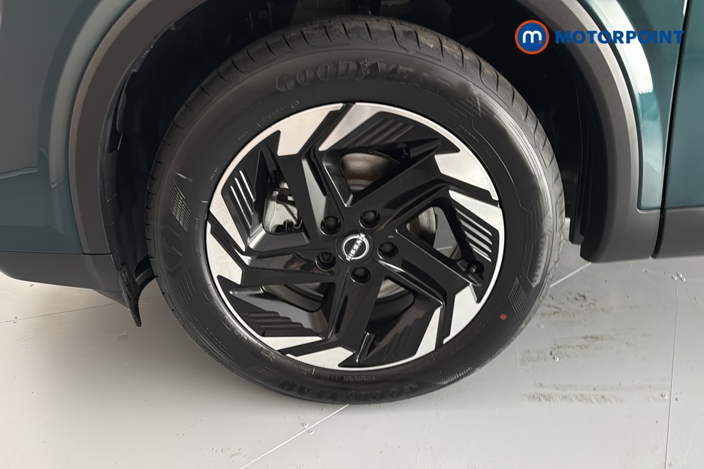 Nissan Qashqai N-Connecta Manual Petrol SUV - Stock Number (1683559) - 44th supplementary image