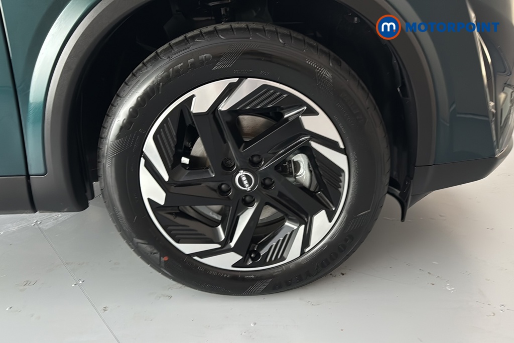 Nissan Qashqai N-Connecta Manual Petrol SUV - Stock Number (1683559) - 47th supplementary image