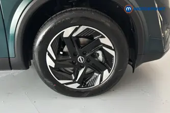 Nissan Qashqai N-Connecta Manual Petrol SUV - Stock Number (1683559) - 47th supplementary image