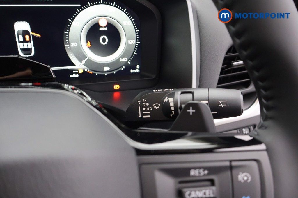 Nissan Qashqai N-Connecta Automatic Petrol SUV - Stock Number (1683564) - 9th supplementary image