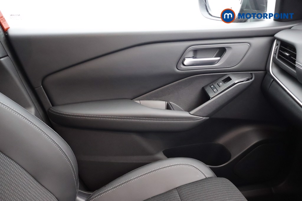 Nissan Qashqai N-Connecta Automatic Petrol SUV - Stock Number (1683564) - 16th supplementary image