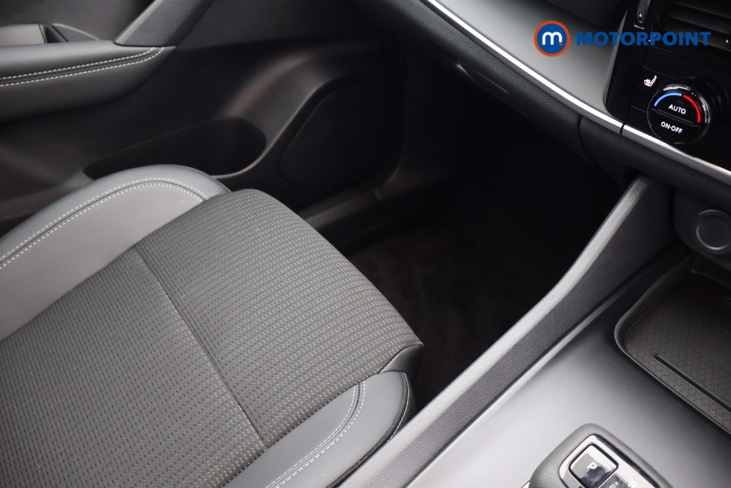 Nissan Qashqai N-Connecta Automatic Petrol SUV - Stock Number (1683564) - 17th supplementary image