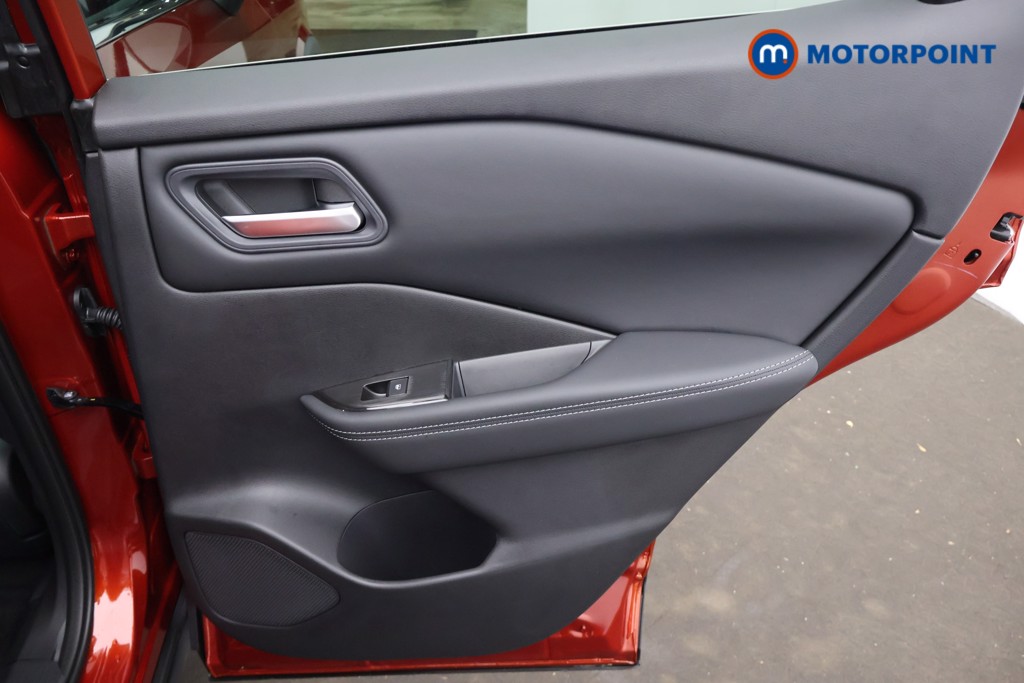 Nissan Qashqai N-Connecta Automatic Petrol SUV - Stock Number (1683564) - 23rd supplementary image