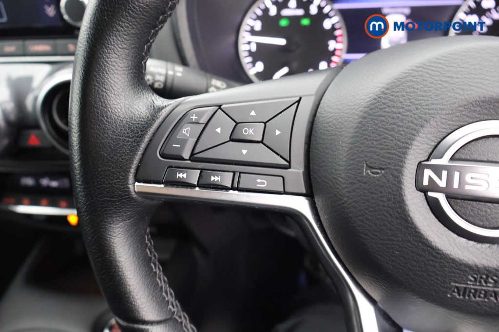 Nissan Juke N-Connecta Manual Petrol SUV - Stock Number (1685650) - 2nd supplementary image