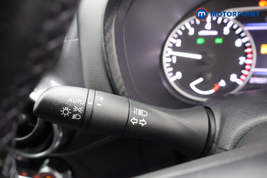 Nissan Juke N-Connecta Manual Petrol SUV - Stock Number (1685650) - 5th supplementary image