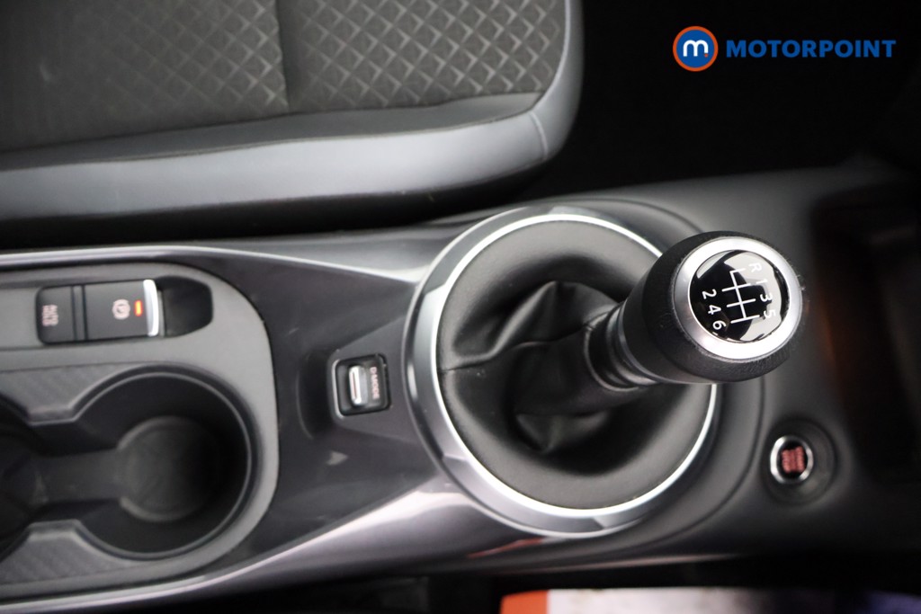 Nissan Juke N-Connecta Manual Petrol SUV - Stock Number (1685650) - 10th supplementary image