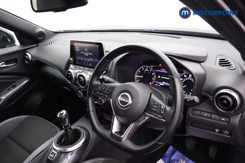Nissan Juke N-Connecta Manual Petrol SUV - Stock Number (1685650) - 15th supplementary image