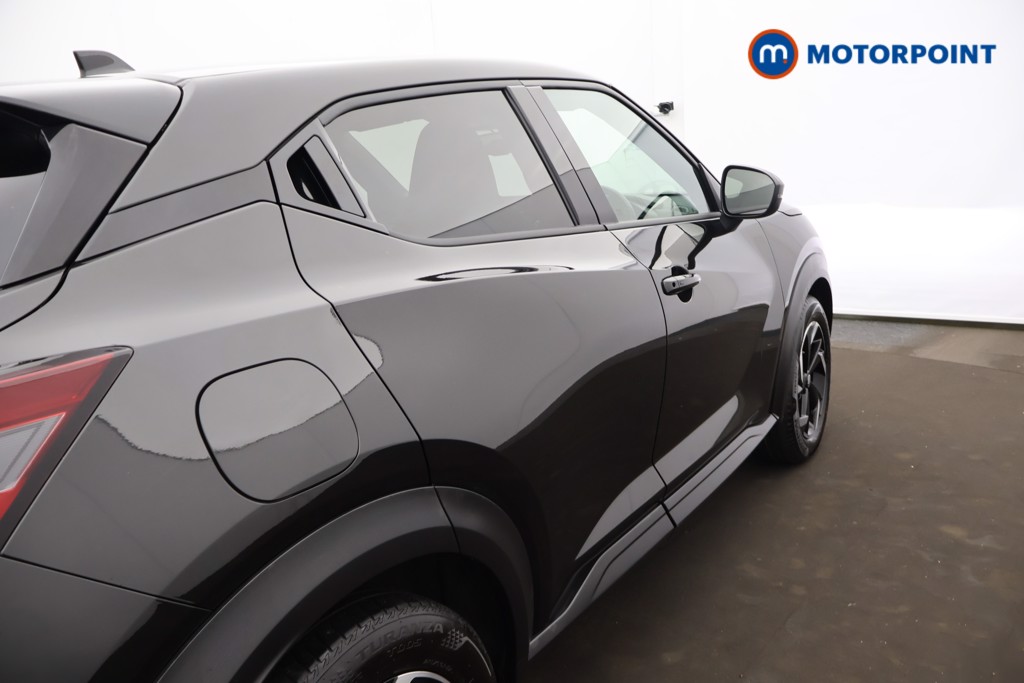 Nissan Juke N-Connecta Manual Petrol SUV - Stock Number (1685650) - 26th supplementary image