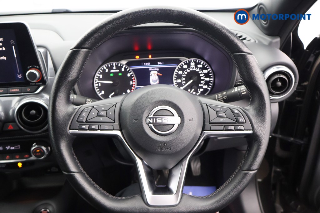 Nissan Juke N-Connecta Manual Petrol SUV - Stock Number (1685650) - 1st supplementary image