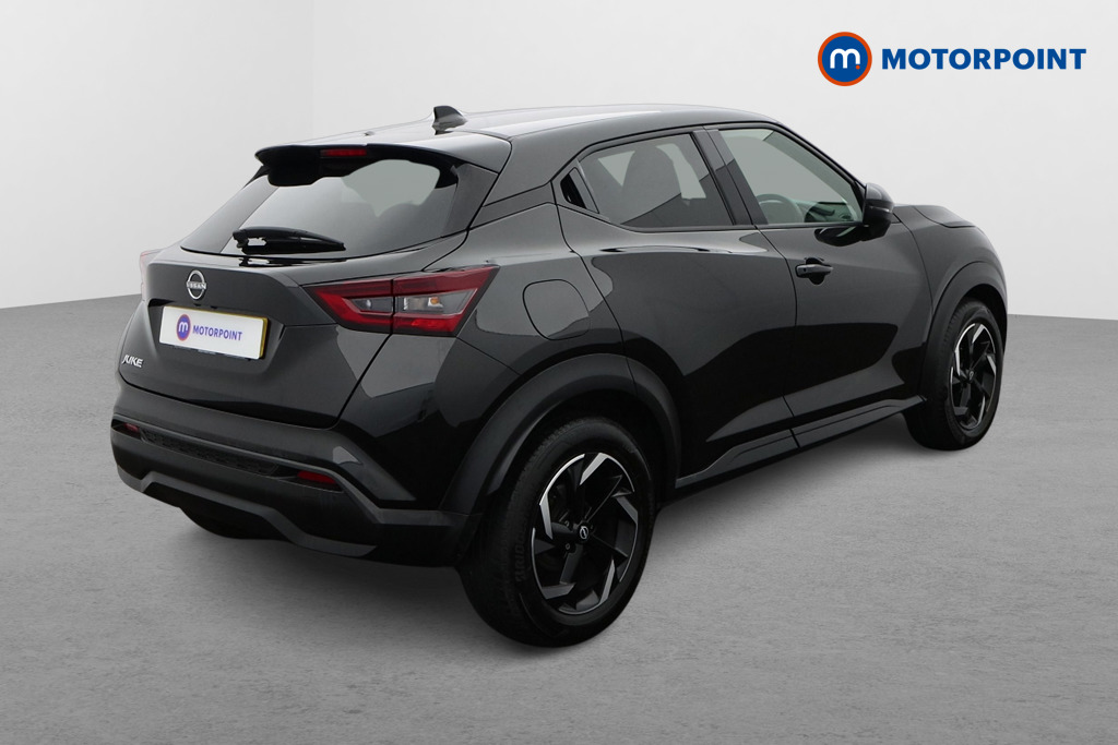 Nissan Juke N-Connecta Manual Petrol SUV - Stock Number (1685650) - Drivers side rear corner