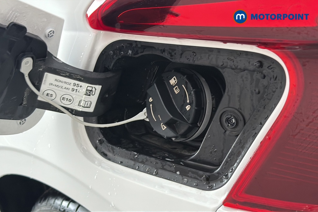 Hyundai I20 Tech Line Automatic Petrol Hatchback - Stock Number (1686031) - 41st supplementary image
