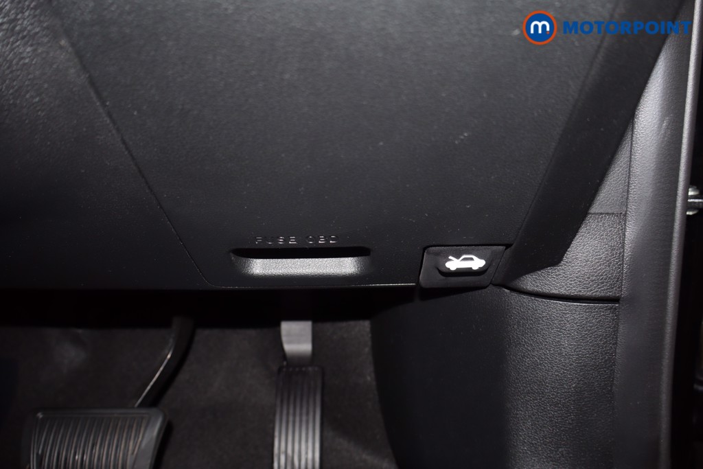 Hyundai I20 Tech Line Automatic Petrol Hatchback - Stock Number (1686702) - 9th supplementary image