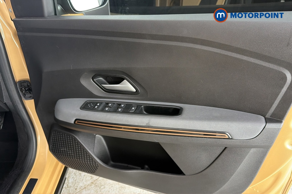 Dacia Sandero Stepway Extreme Manual Petrol Hatchback - Stock Number (1687075) - 18th supplementary image