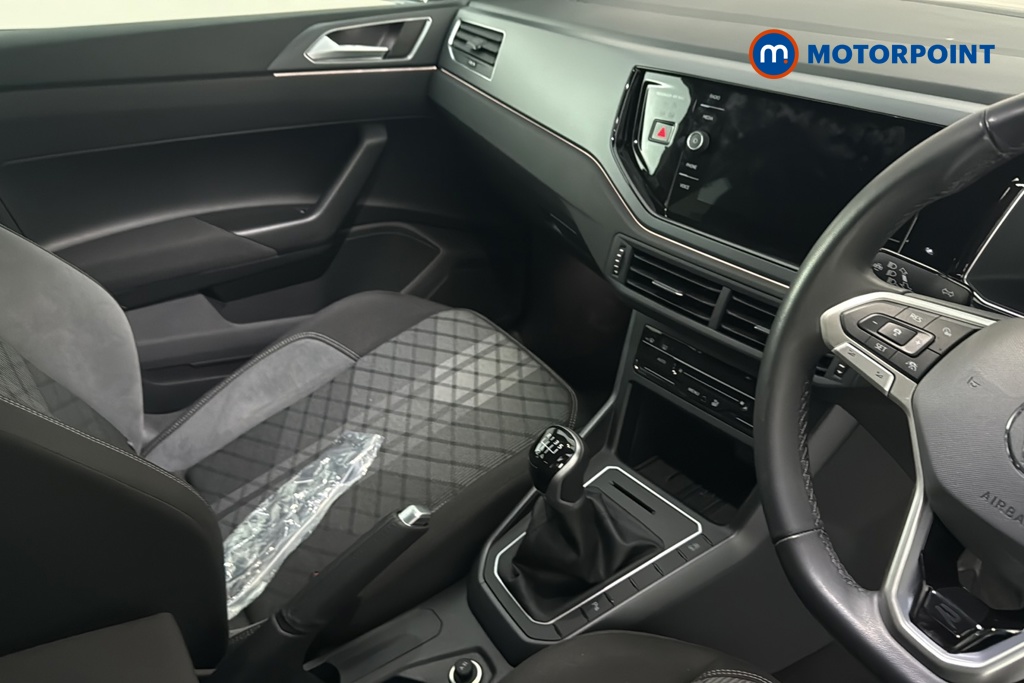 Volkswagen Polo R-Line Manual Petrol Hatchback - Stock Number (1687964) - 1st supplementary image