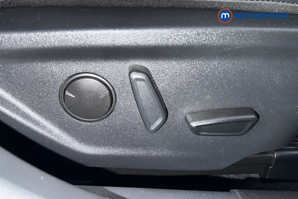 Ford Focus Active X Automatic Petrol Hatchback - Stock Number (1689215) - 23rd supplementary image