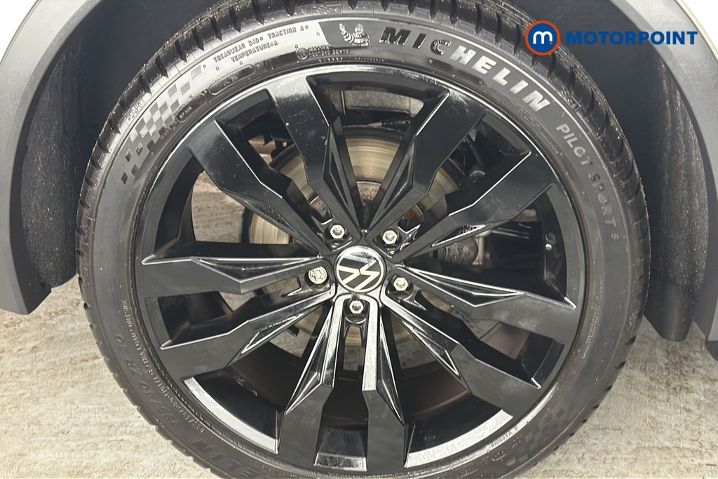 Volkswagen Tiguan R-Line Automatic Petrol SUV - Stock Number (1689509) - 46th supplementary image