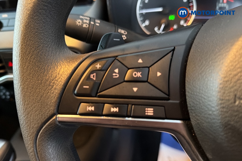 Nissan Juke Acenta Premium Automatic Petrol SUV - Stock Number (1689688) - 4th supplementary image