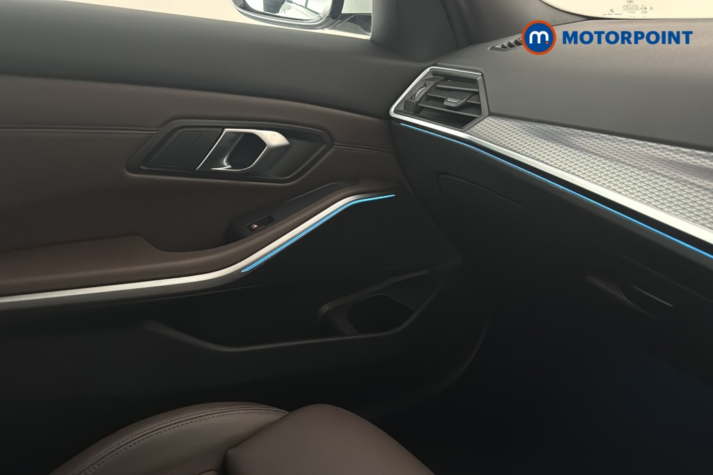 BMW 3 Series M Sport Automatic Petrol Plug-In Hybrid Saloon - Stock Number (1690042) - 10th supplementary image