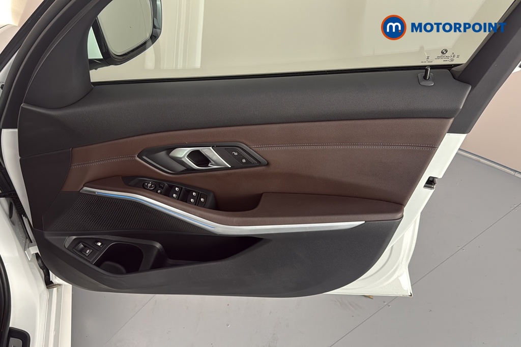 BMW 3 Series M Sport Automatic Petrol Plug-In Hybrid Saloon - Stock Number (1690042) - 18th supplementary image