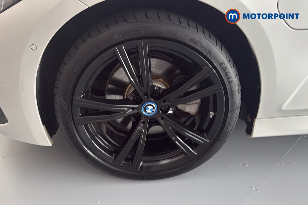BMW 3 Series M Sport Automatic Petrol Plug-In Hybrid Saloon - Stock Number (1690042) - 44th supplementary image