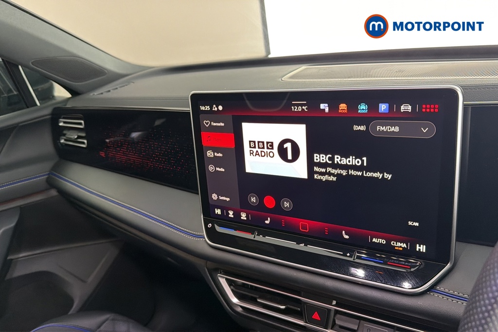 Volkswagen Tiguan R-Line Automatic Petrol SUV - Stock Number (1690395) - 8th supplementary image