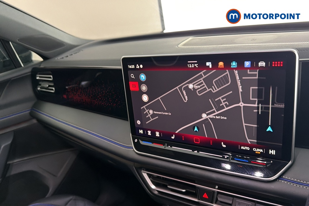 Volkswagen Tiguan R-Line Automatic Petrol SUV - Stock Number (1690395) - 9th supplementary image