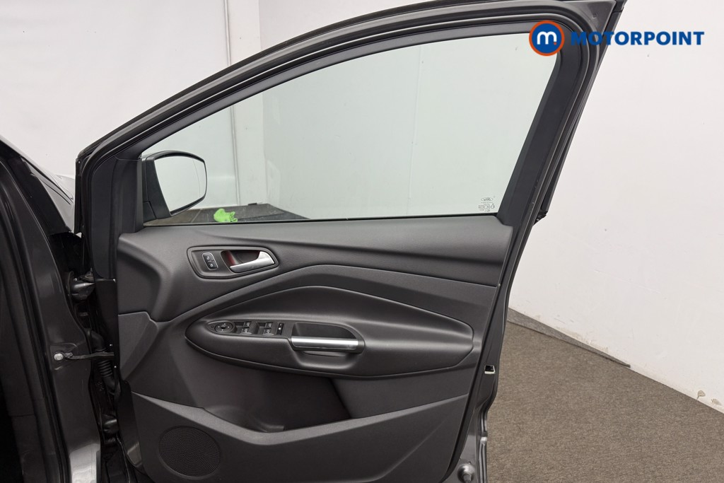 Ford Kuga Titanium Edition Manual Petrol SUV - Stock Number (1691226) - 26th supplementary image
