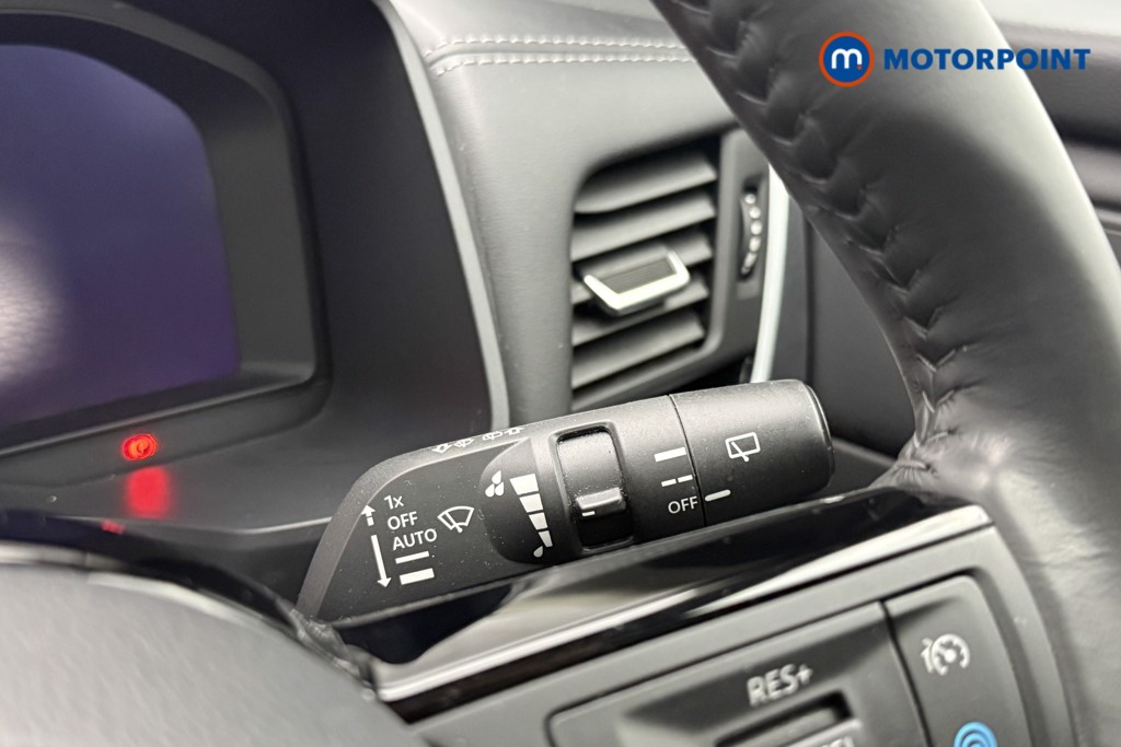 Nissan Qashqai Premiere Edition Manual Petrol SUV - Stock Number (1691473) - 5th supplementary image