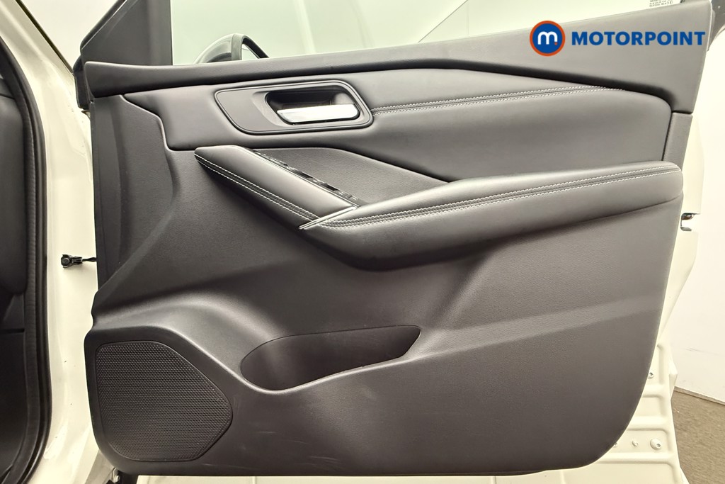 Nissan Qashqai Premiere Edition Manual Petrol SUV - Stock Number (1691473) - 22nd supplementary image