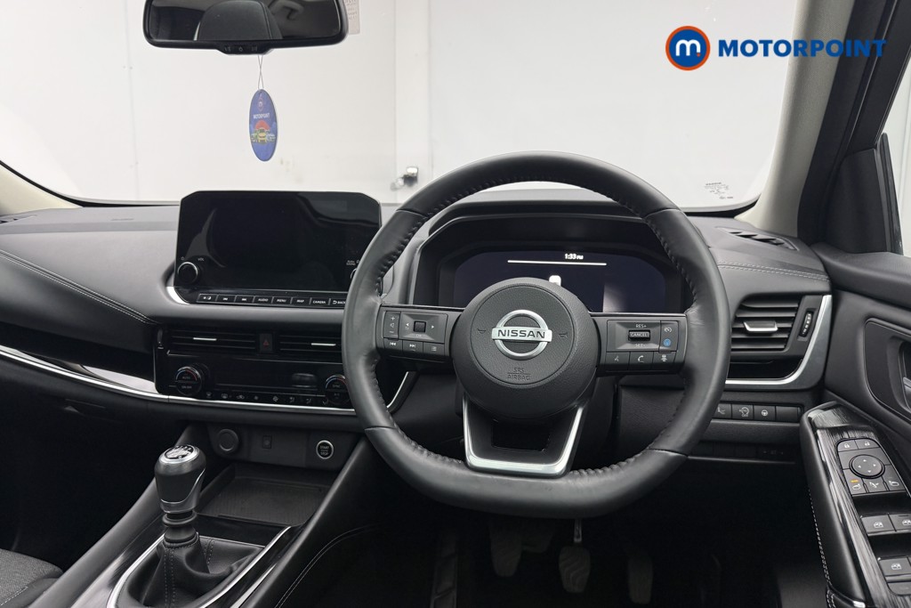 Nissan Qashqai Premiere Edition Manual Petrol SUV - Stock Number (1691473) - 1st supplementary image