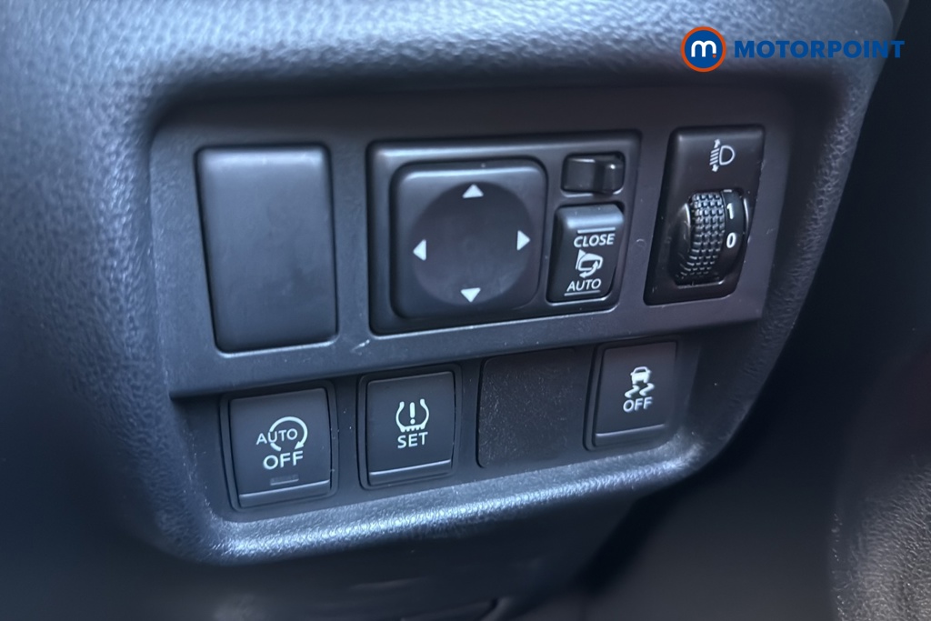 Nissan Juke N-Connecta Manual Diesel SUV - Stock Number (1667439) - 11th supplementary image