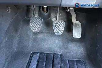 Nissan Juke N-Connecta Manual Diesel SUV - Stock Number (1667439) - 24th supplementary image