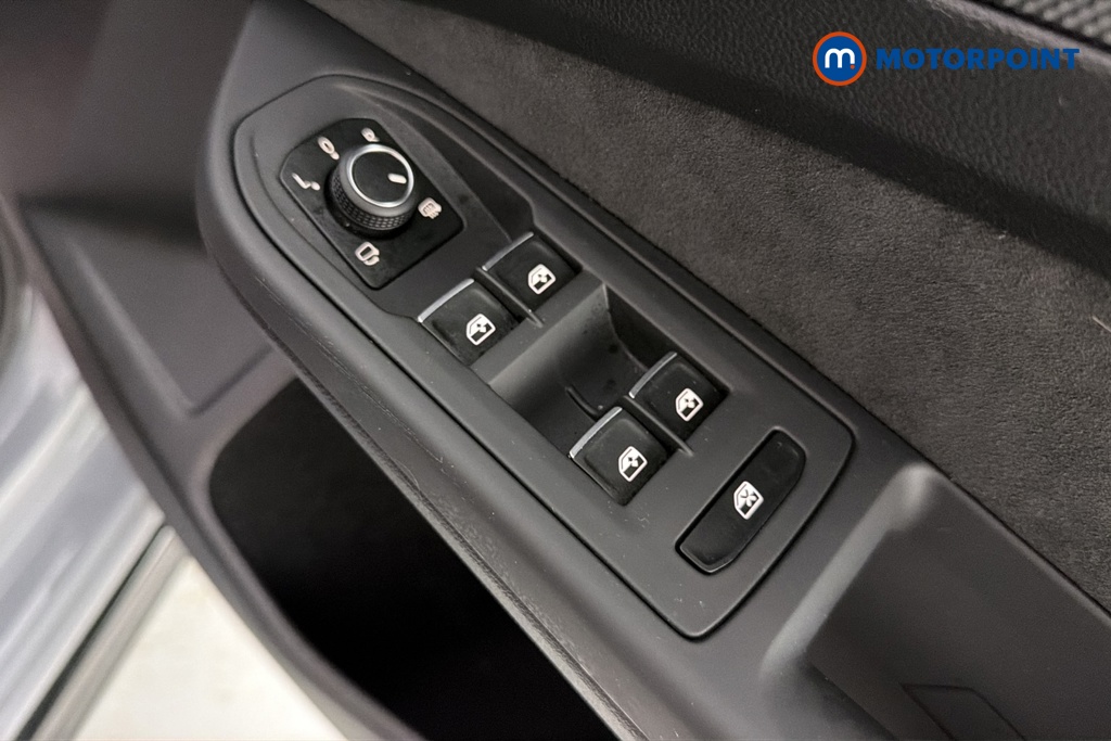 Volkswagen Golf Black Edition Manual Petrol Hatchback - Stock Number (1678261) - 19th supplementary image