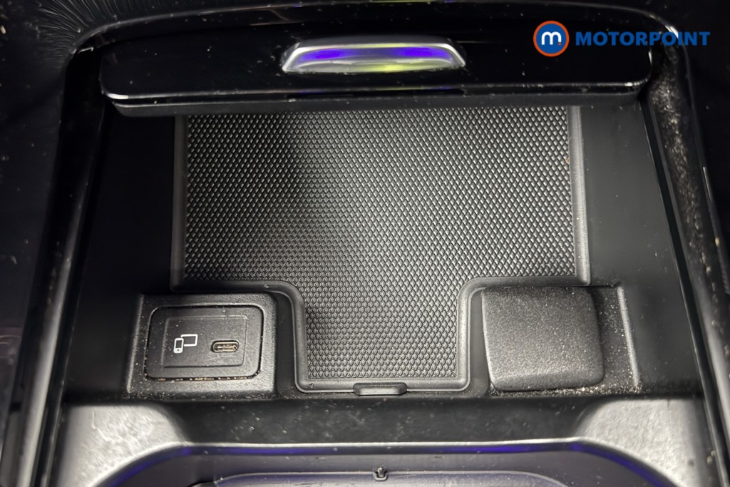 Mercedes-Benz GLB Amg Line Automatic Petrol SUV - Stock Number (1681204) - 15th supplementary image