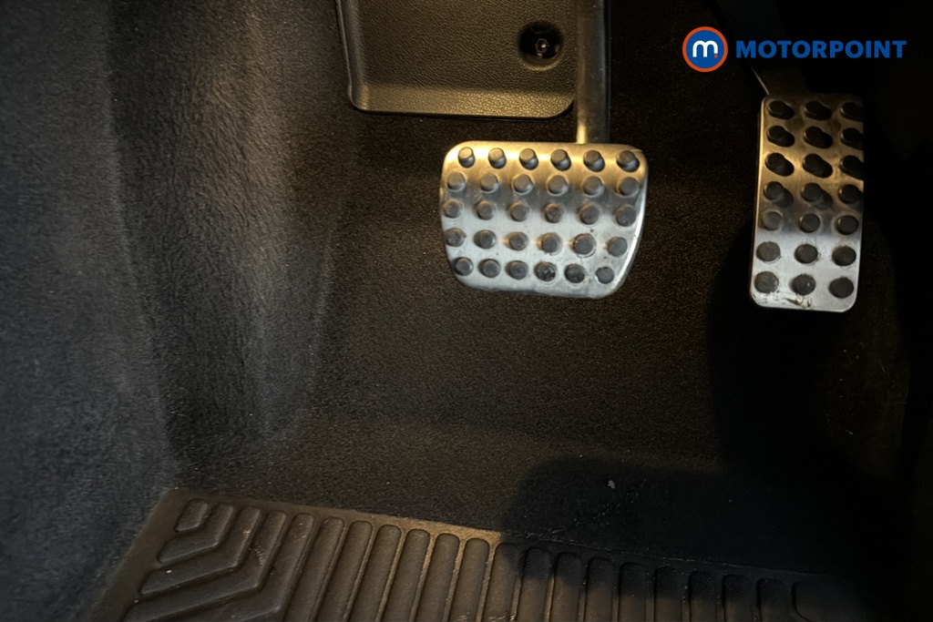 Mercedes-Benz A Class Amg Line Automatic Diesel Hatchback - Stock Number (1681304) - 24th supplementary image