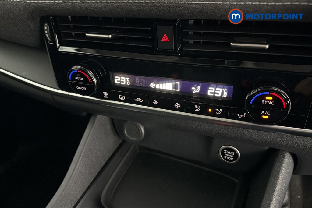 Nissan Qashqai Acenta Premium Automatic Petrol SUV - Stock Number (1681648) - 12th supplementary image