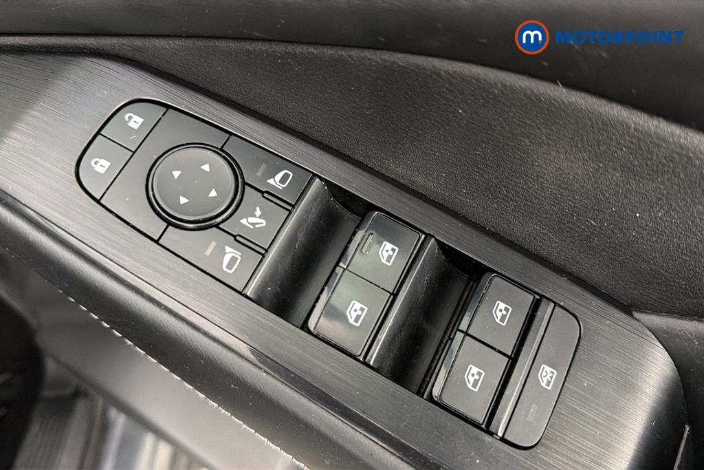 Nissan Qashqai N-Connecta Automatic Petrol SUV - Stock Number (1682482) - 19th supplementary image