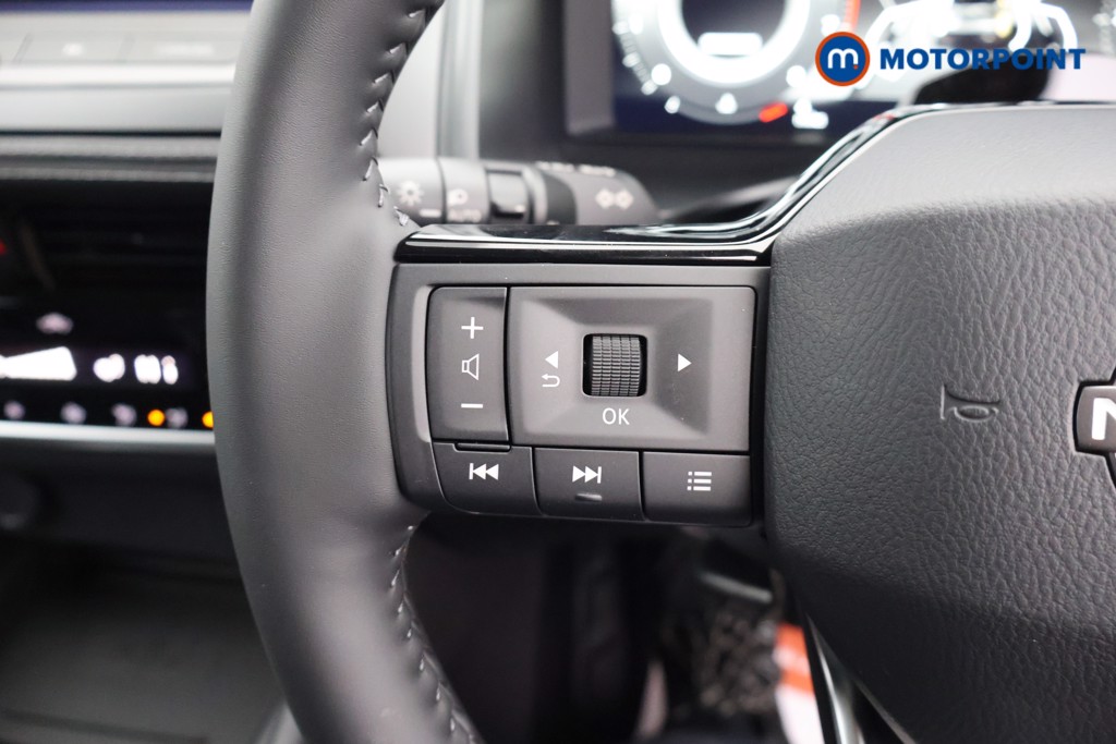 Nissan Qashqai N-Connecta Manual Petrol SUV - Stock Number (1683518) - 2nd supplementary image