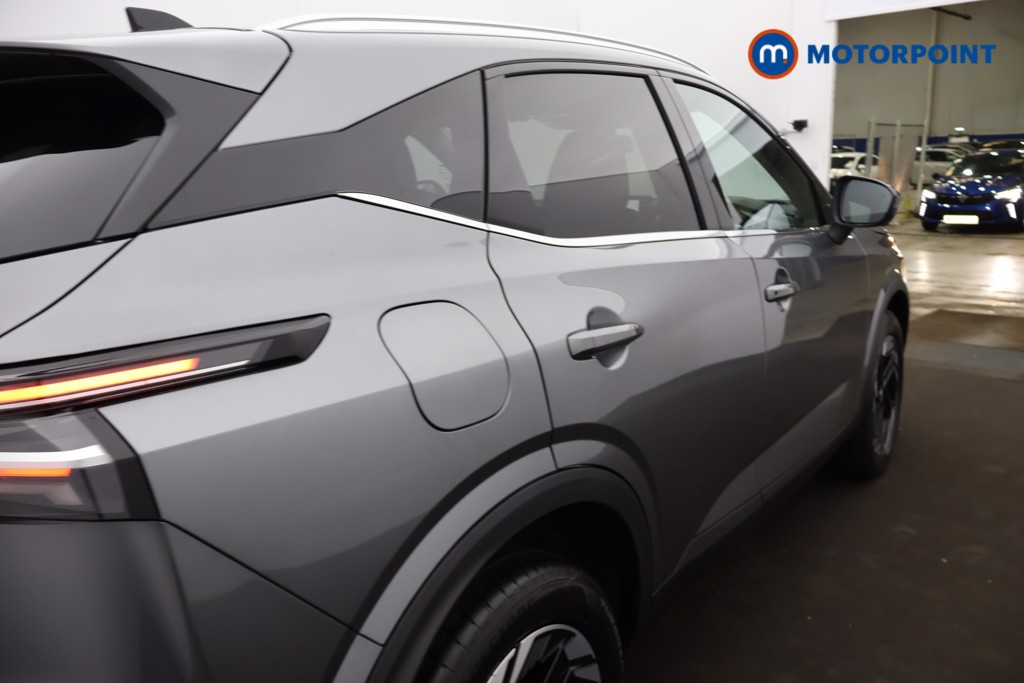 Nissan Qashqai N-Connecta Manual Petrol SUV - Stock Number (1683518) - 24th supplementary image