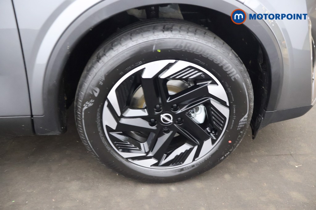 Nissan Qashqai N-Connecta Manual Petrol SUV - Stock Number (1683518) - 26th supplementary image