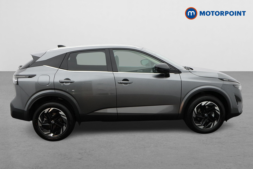 Nissan Qashqai N-Connecta Manual Petrol SUV - Stock Number (1683518) - Drivers side